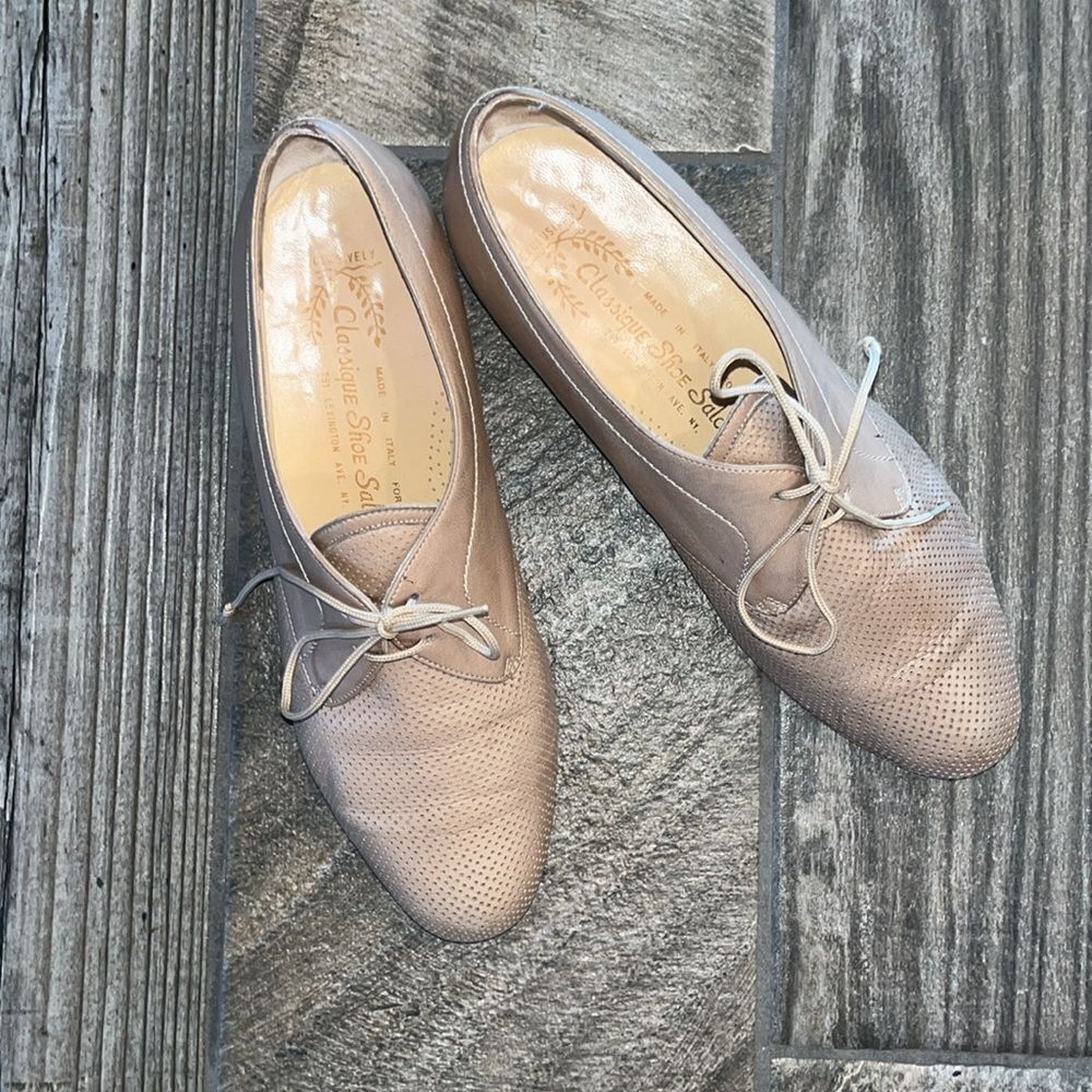 Vintage Classique shoe sale tan leather 1” shoes - Picture 5 of 5